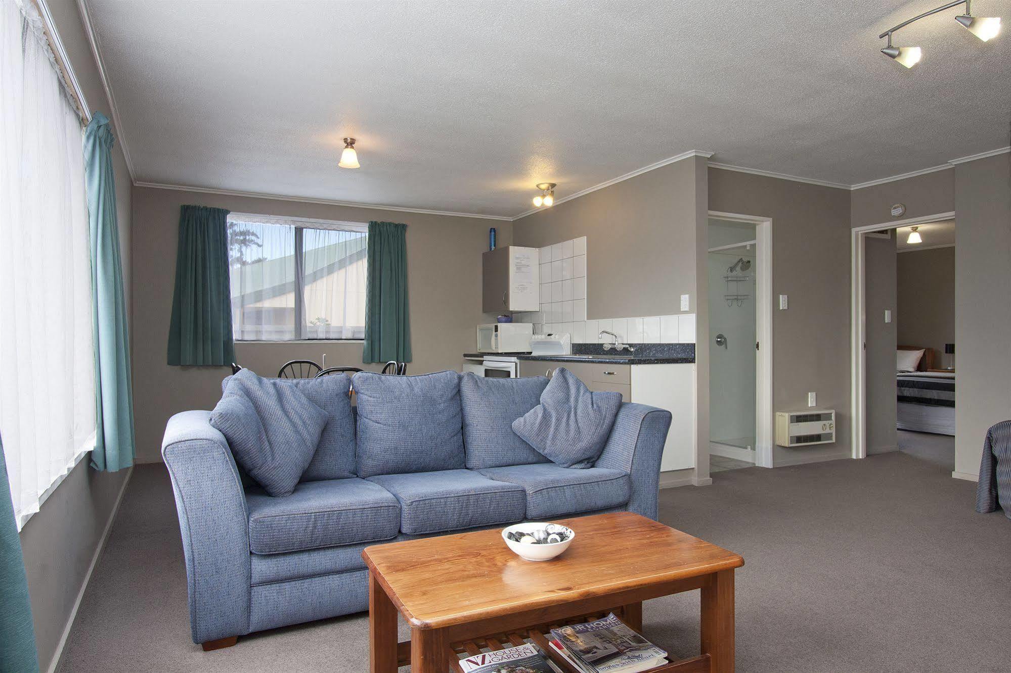 Coronation Park Motels Ashburton Exterior photo