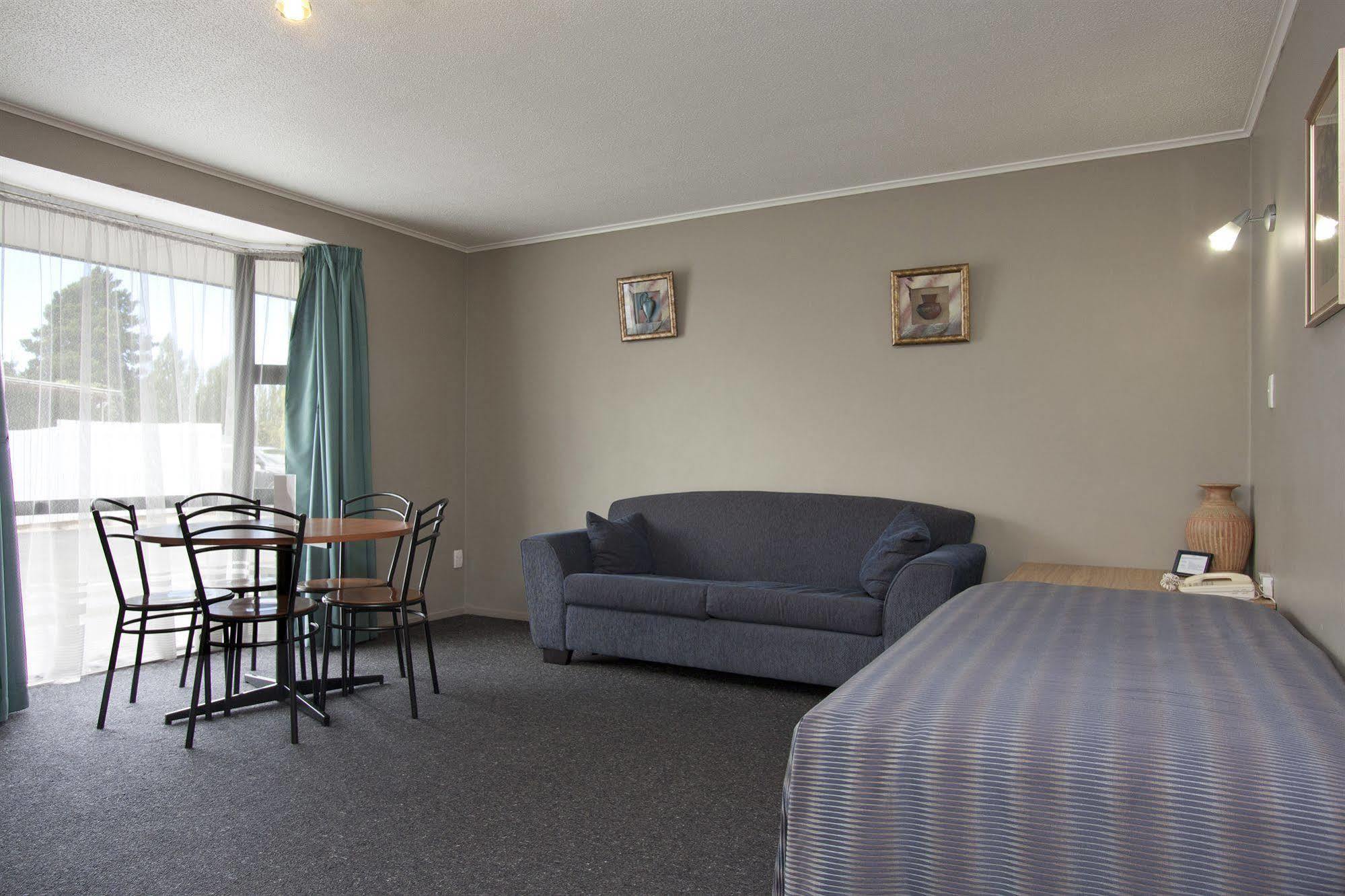 Coronation Park Motels Ashburton Exterior photo