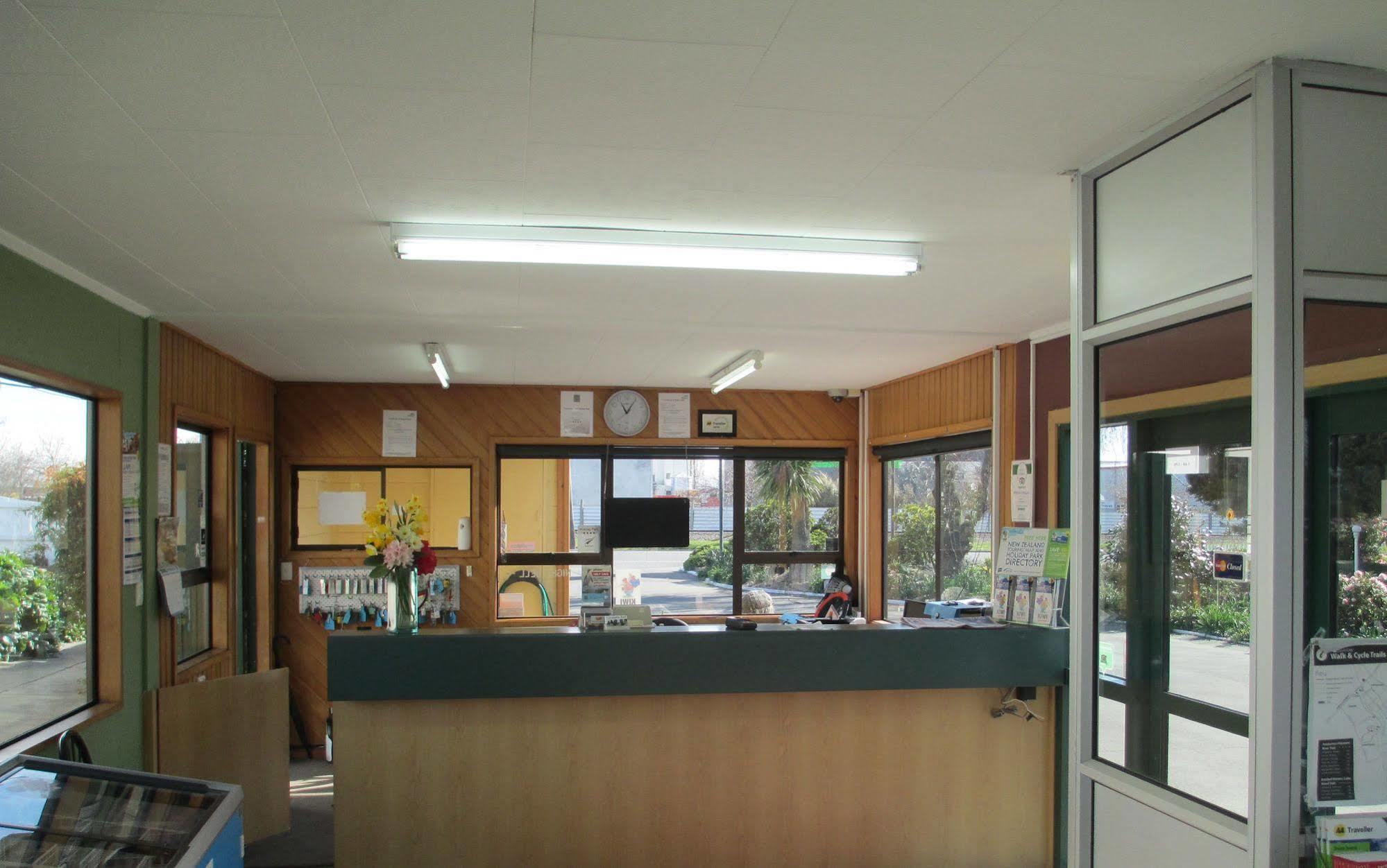 Coronation Park Motels Ashburton Exterior photo