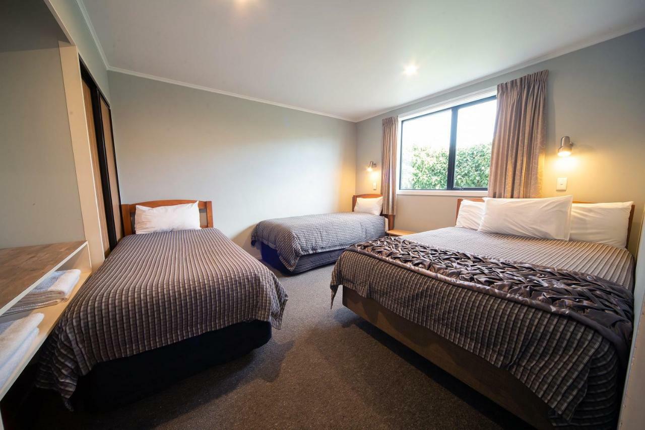 Coronation Park Motels Ashburton Exterior photo