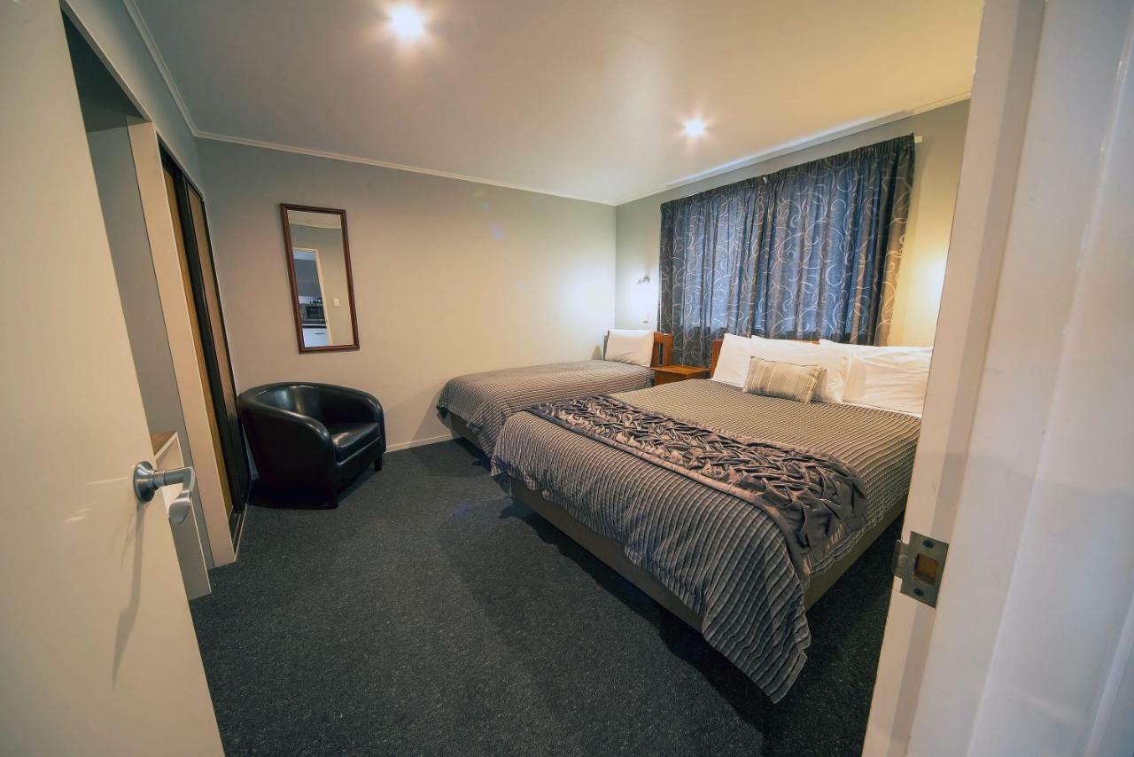 Coronation Park Motels Ashburton Exterior photo