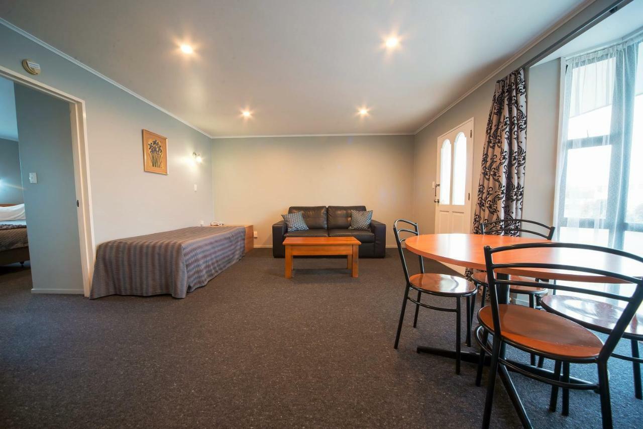 Coronation Park Motels Ashburton Exterior photo